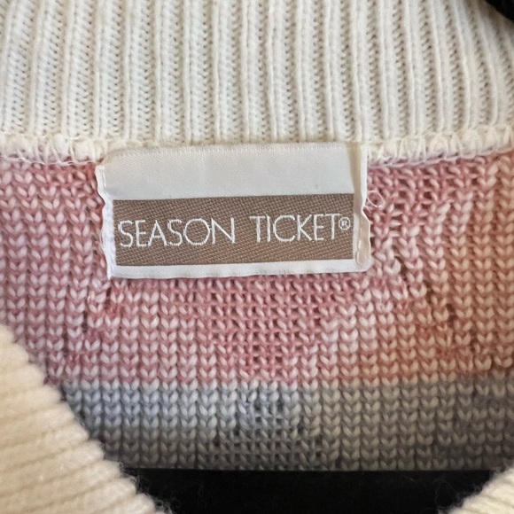 Vintage woman’s argyle print sweater with collar - Picture 5 of 8